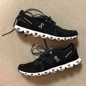 On Cloud Running Shoes with Quick Lace